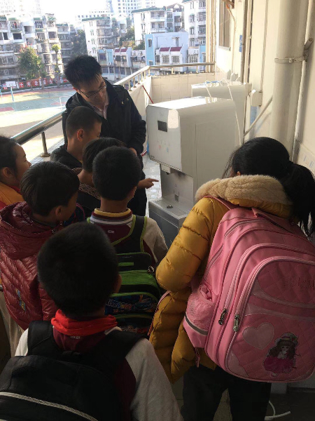 校園直飲機凈水設備使用案例